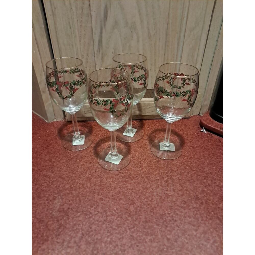 Christmas Wine Glasses Holly Berries & Wreath Gold Rim By American MainStreet